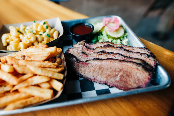Warped Wing Barrel Room & Smokery - Springboro
