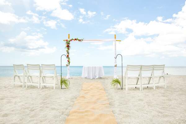 'Tween Waters Island Resort & Spa