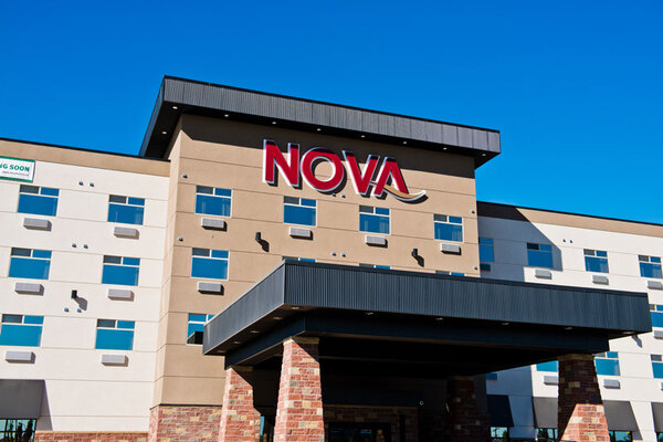 Chateau Nova Hotel Yellowhead