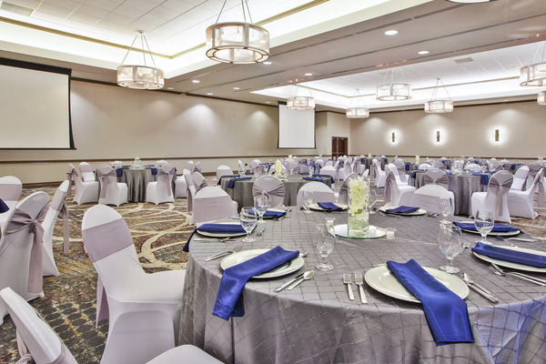 Embassy Suites by Hilton Columbus - Airport