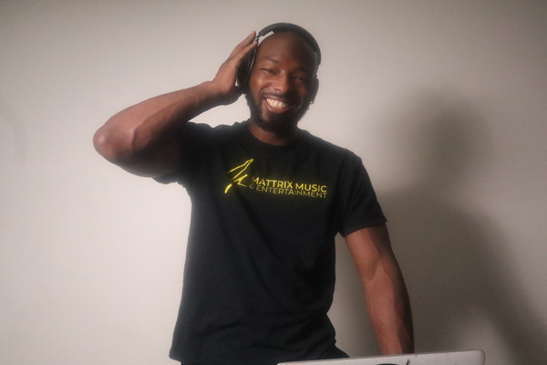 Aaron Mack DJ & Photography