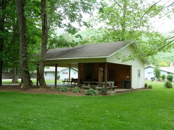 Meadowlark Motel With Restaurant & Bar
