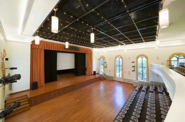 Jamaica Performing Arts Center