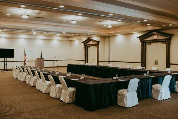 Plaza Hotel And Event Center