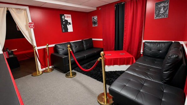 Da HideOut - Private/Intimate Venue