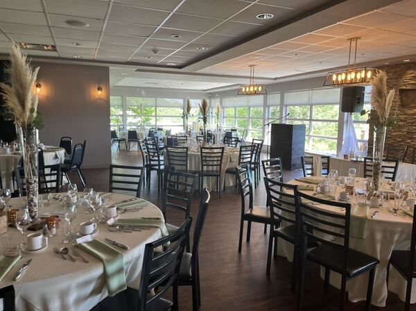 ALE Amberwood Lounge & Eatery
