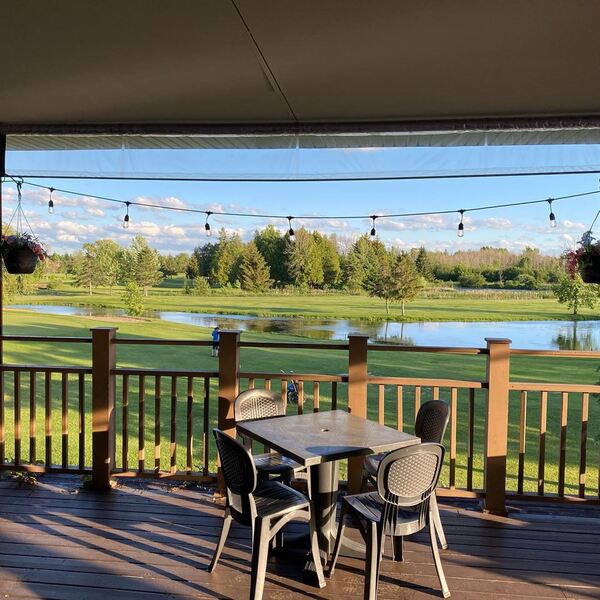 ALE Amberwood Lounge & Eatery