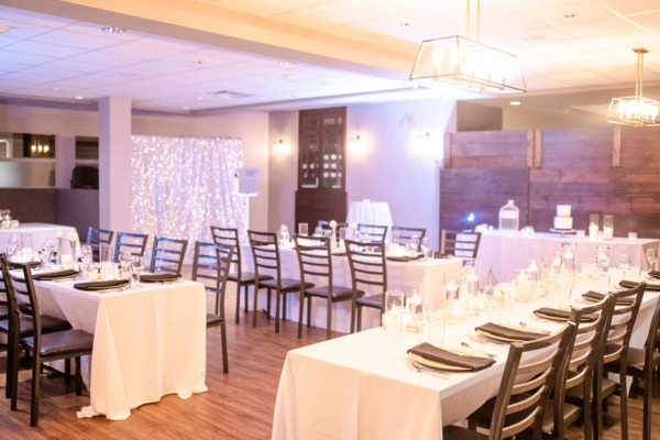 ALE Amberwood Lounge & Eatery