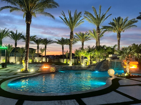 SA’s Luxury Pool Oasis Nightlife