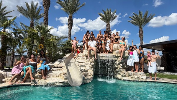 SA’s Luxury Pool Oasis Nightlife