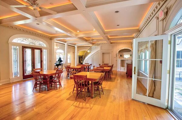 Maple House Manor