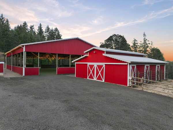 Home Team Luxury Rentals - Hilltop Retreat | Indoor Pickleball | Event Arena