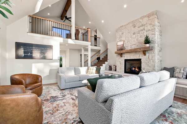 Home Team Luxury Rentals - Hilltop Retreat | Indoor Pickleball | Event Arena