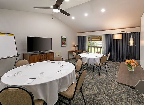 Half Moon Bay Lodge