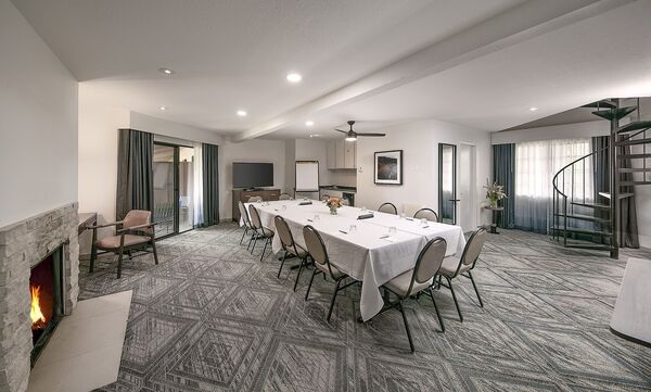 Half Moon Bay Lodge