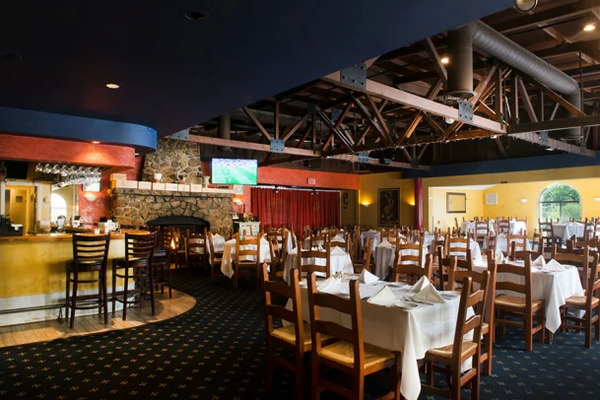 Mezza Luna Restaurant