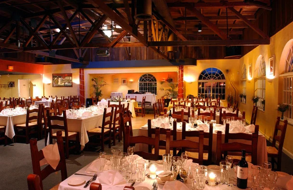 Mezza Luna Restaurant