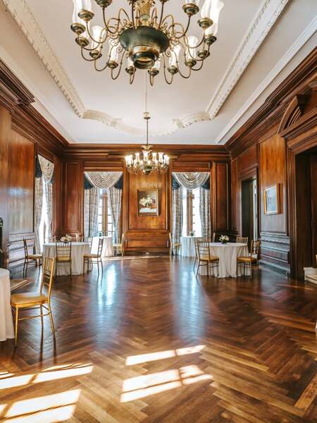 Glen Cove Mansion Hotel & Conference Center