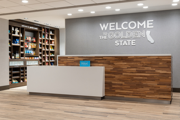 Hampton Inn & Suites Porter Ranch