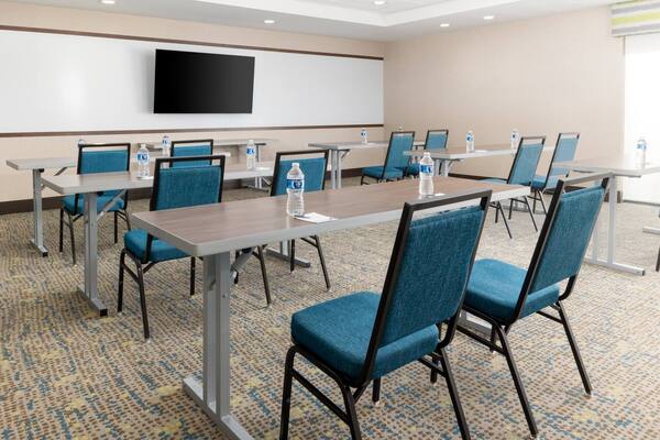 Hampton Inn & Suites Porter Ranch