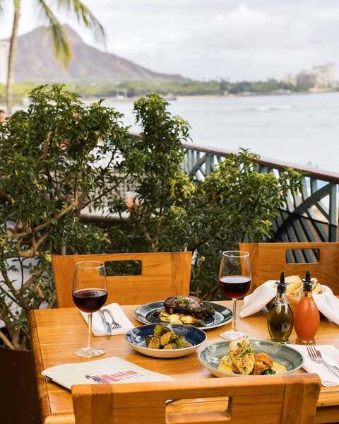Hula Grill - Waikiki