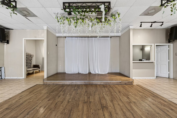 Luxe Noir Venue – Elegant & Affordable Houston Wedding & Event Venue
