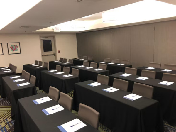 Holiday Inn Express & Suites Modesto-Salida