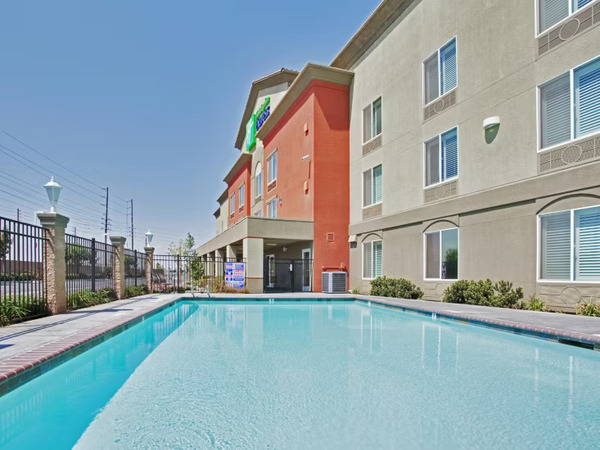 Holiday Inn Express & Suites Modesto-Salida