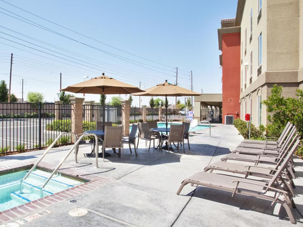 Holiday Inn Express & Suites Modesto-Salida