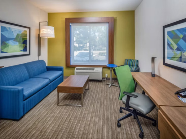 Holiday Inn Express & Suites Modesto-Salida