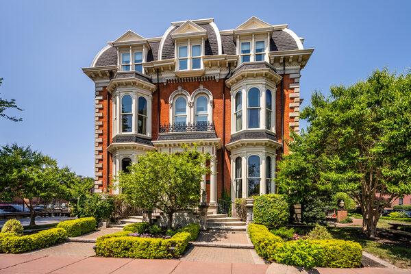The Mansion On Delaware Avenue