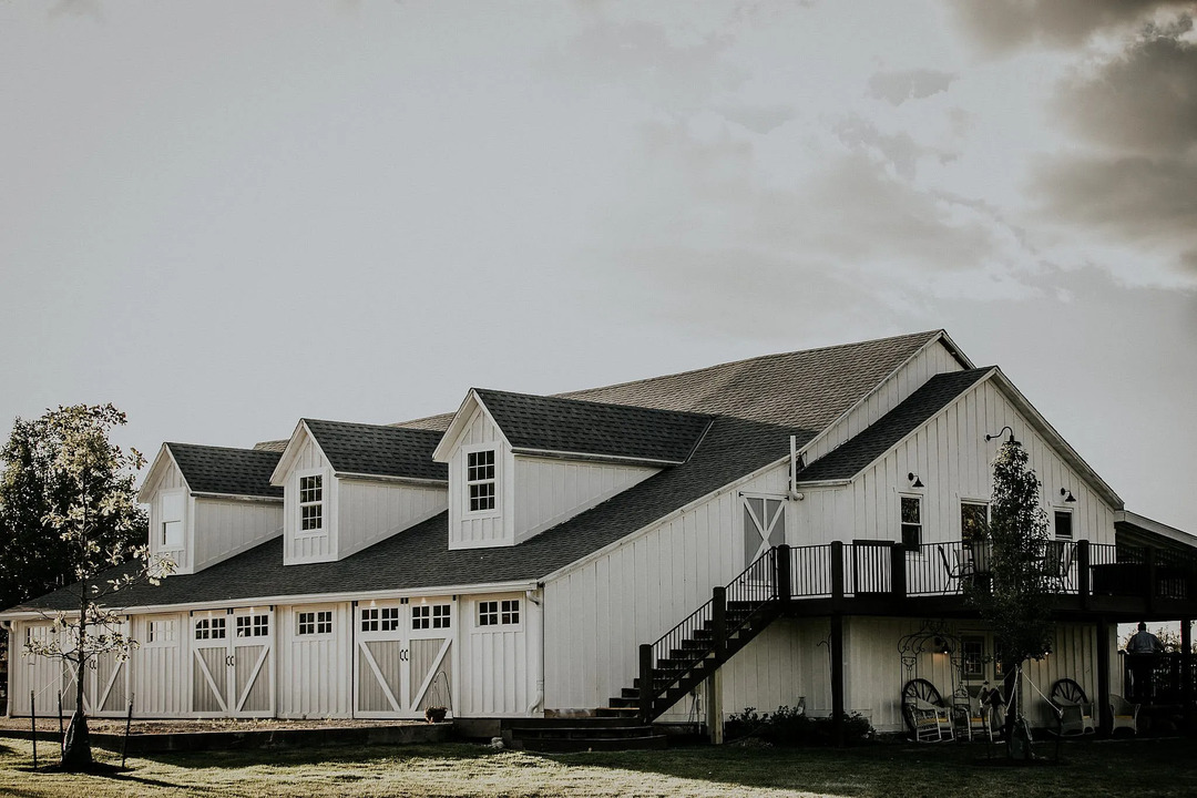 The Rustic Barn at Prairie Gardens by 1841, photo 4
