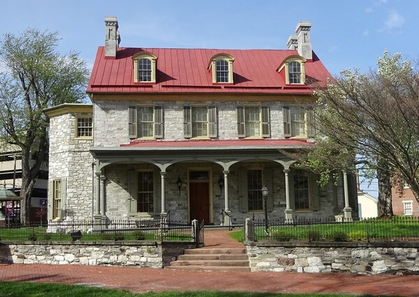 The John Harris-Simon Cameron Mansion