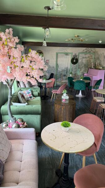 Life Garden Hall