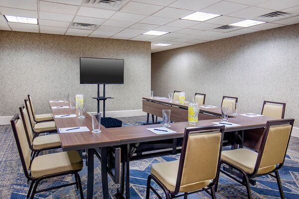 DoubleTree by Hilton Hotel Nashville Downtown