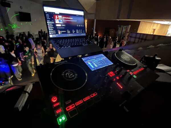 Rise Entertainment Wedding and Event DJ