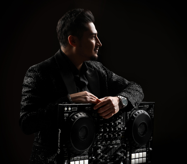 DJ Phoenix | Toronto’s Premier Open-Format Persian DJ