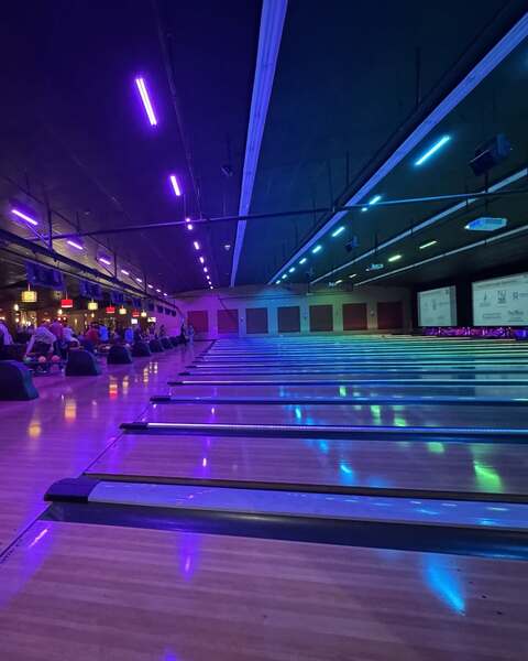 Colonial Bowling & Entertainment