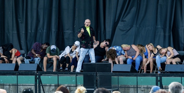 Gavin Hooper The Fun Hypnotist & Speaker