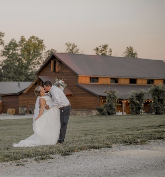 Lakeview Barn and Lodge