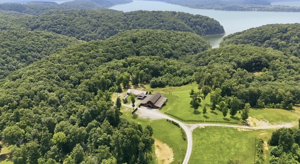 Lakeview Barn and Lodge