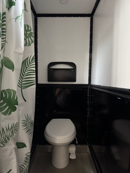 SoFlo Luxury Restroom