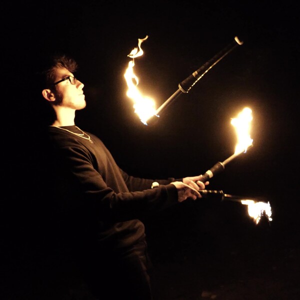 Circus Juggler, Magician, LED & Street & Fire Performer, Flow Artist – Noah Nogueira