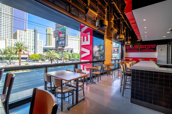Five Guys Las Vegas - Showcase Mall