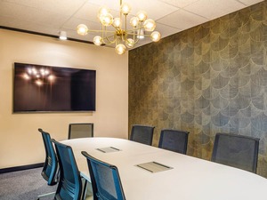 Bright Lounge for Casual Meetings (8) - Lakeview Lounge