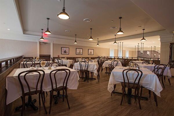 Dock's Oyster House
