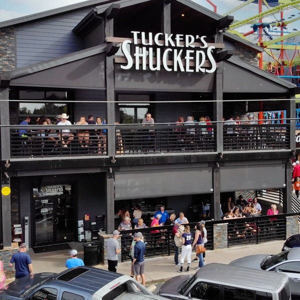 Tucker’s Shuckers Oysters & Tap