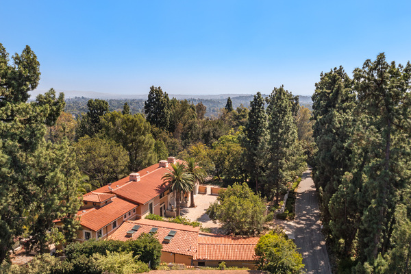 Etienne Estate