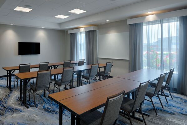 Fairfield Inn & Suites Columbus Airport