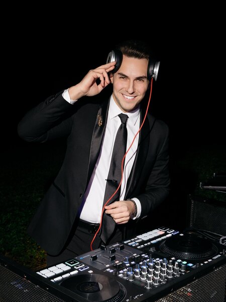 DJ ART | DJ & SAXOPHONIST